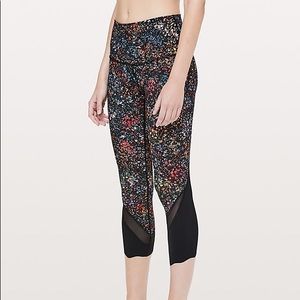 Lululemon Floral Scallop Wunder Under Sz 10 Crop